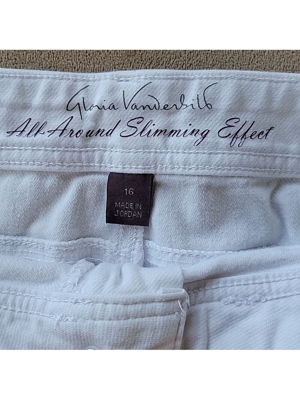 Gloria Vanderbilt All Around Slimming Effect Capri Jeans Size 16 EUC - Picture 4 of 14